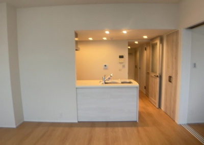 【ダイニング】 | 相武台西パークホームズ | ダイニングは、食事や家族の団らんスペースとしてだけではなく、ほかの用途としても使用することができます。ダイニングテーブルを置き、食事のためのスペースを作ることでリビングとの差別化を図ることができます。