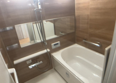 【浴室】 | 相武台西パークホームズ | 入浴時の快適さも大事なことですが、綺麗な状態を維持できなければ気持ちよく入浴できません。毎日の掃除が楽という点は大事なポイントになります！カビが生えにくく掃除がしやすい、壁や浴槽を選ぶといいでしょう。