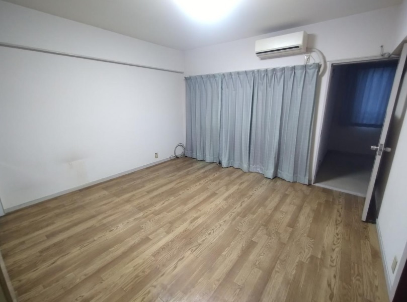 塩屋住宅3号棟の洋室
