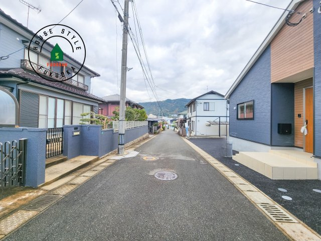大野城市乙金台2丁目第2-1棟（1号棟）の前面道路含む現地写真|前面道路です。
