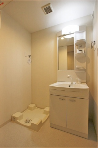 グランツ鶴見の洗面所