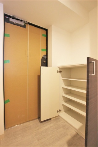 グランツ鶴見の玄関