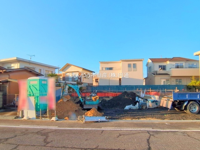 ファーストタウン第2原山台の前面道路含む現地写真