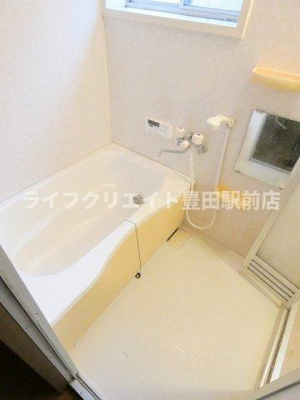 【浴室】 | 豊田4丁目貸家 | ※クリーニング、畳表替え予定