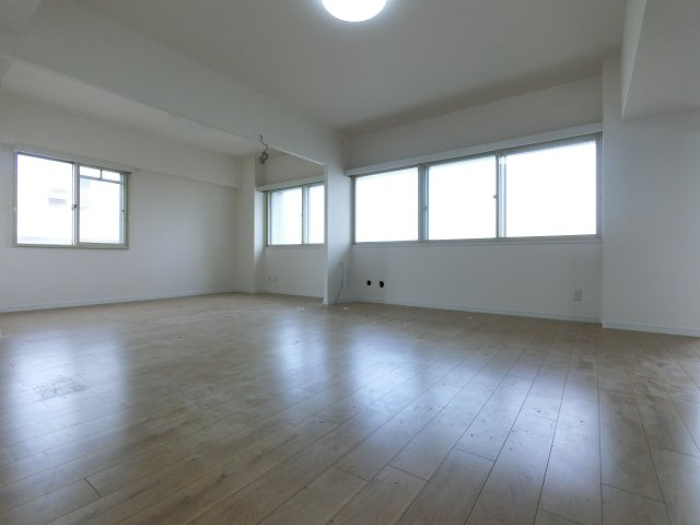 白樺フラッツの居間・リビング