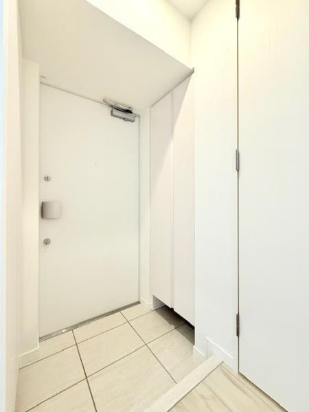 アジールコート町屋の玄関