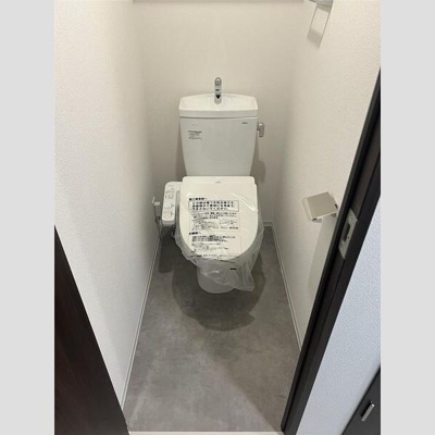【トイレ】 | スワンズシティ大阪クレアスト | 落ち着いた色調のトイレです