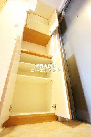 【設備】 | エルセレーノ吹田 | 収納力たっぷりのシューズボックスで玄関すっきり！