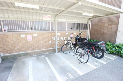 【その他共用部分】 | エルセレーノ吹田 | バイク置き場・駐輪場です♪