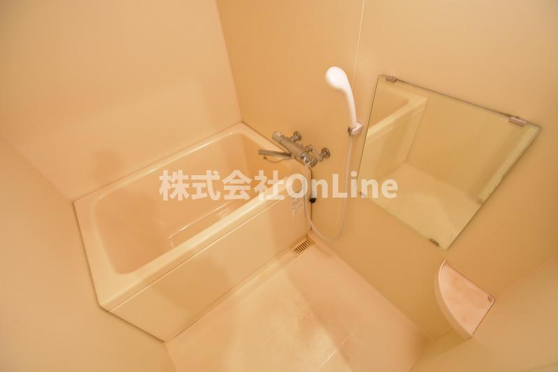 エストレヤ荒川の浴室