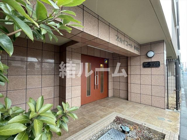 板橋区東新町１丁目の賃貸マンションのエントランス