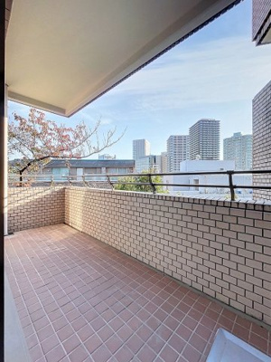 【バルコニー】 | アルカサル目黒花房山 | 月額管理料無料！賃貸管理はアブレイズパートナーズにお任せを！