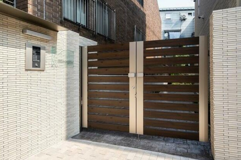 【エントランス】