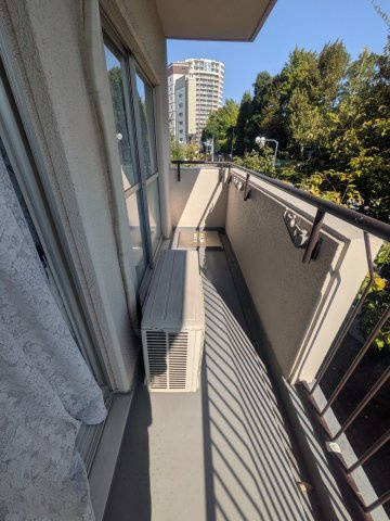 【バルコニー】