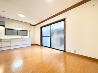 【居間・リビング】 | 宇治市木幡御園　中古戸建 | 【LDK10.6帖】