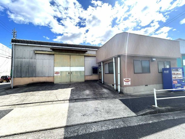 植田山倉庫・工場の外観