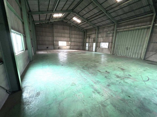 植田山倉庫・工場の内装