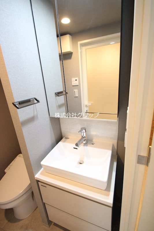 RELUXIA TERRACE 横濱吉野町の独立洗面台