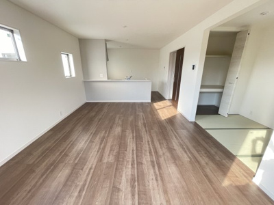 【居間・リビング】 | 八重瀬町与座（全6棟） | ※同仕様写真です