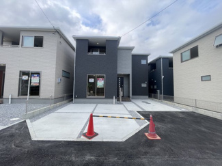【外観】 | 八重瀬町与座（全6棟）2・3・4・6号棟 | 6号棟　駐車3台完備♪
