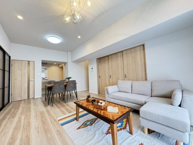 【居間・リビング】アンビックス志賀ストリートタワー 