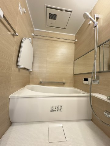 【浴室】アンビックス志賀ストリートタワー 