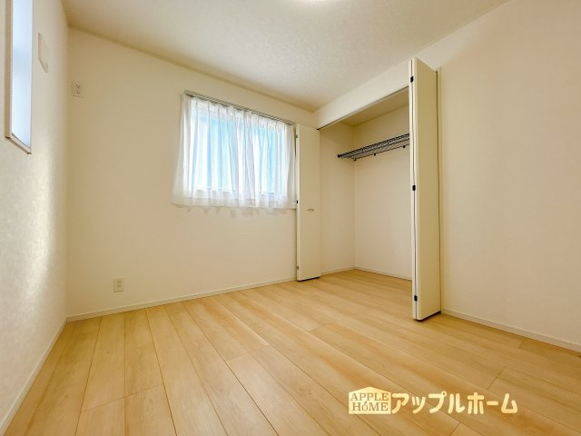 【新築住宅】吉見町東野第21の洋室|２階居室は全室収納あり！たっぷりある収納活用でお部屋もキレイを保てます♪