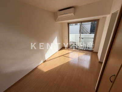 【寝室】 | ピソ・エスペランサ | 落ち着いて過ごせるお部屋なので、寝室にいかがでしょうか