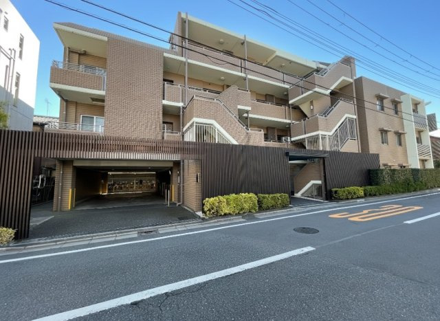 D’クラディア氷川台の外観|【D’クラディア氷川台】
新規内装リフォームマンション
平成16年7月築　東南角住戸
59.88㎡の広々ルーフバルコニー付き