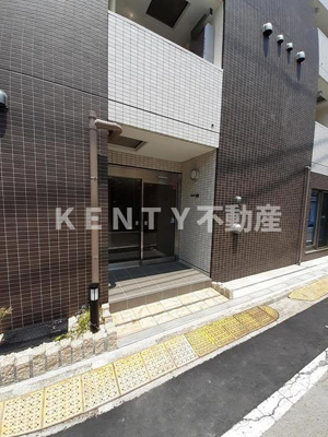 【エントランス】 | トゥーレン　コティ | 落ち着いたエントランスです