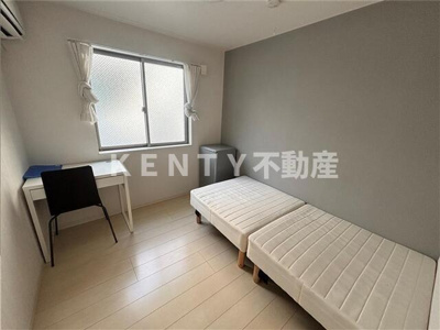 【居間・リビング】 | Ｓｈａｒｅｌｌｅ大森Ⅱ | こちらのリビングで趣味の時間をお楽しみください