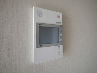 【セキュリティ】 | リヴェント難波ウエスト | モニター付きインターホンです