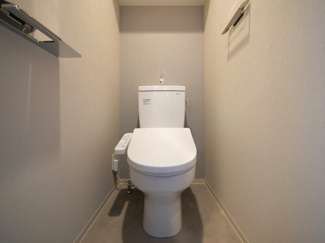 【トイレ】 | リヴェント難波ウエスト | 落ち着いた色調のトイレです