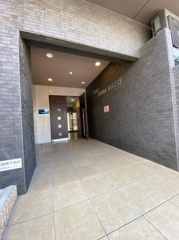 FDS KOHAMA WESTのエントランス