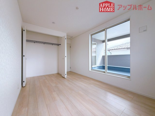 【新築住宅】熊谷市石原 第7 全2棟の洋室|２階居室は全室収納あり！たっぷりある収納活用でお部屋もキレイを保てます♪