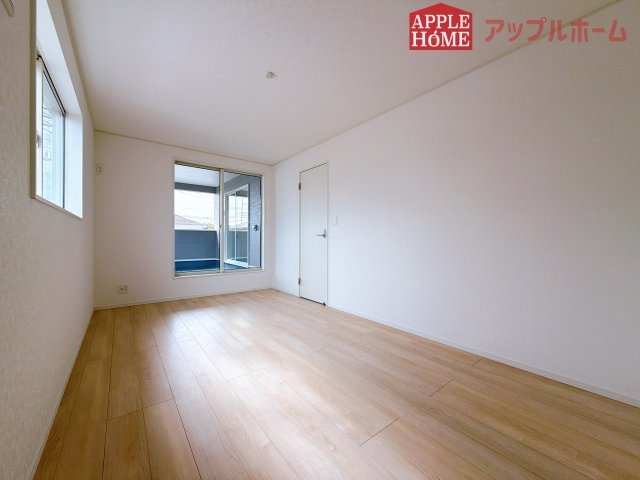 【新築住宅】熊谷市石原 第7 全2棟の洋室|２階居室は全室収納あり！たっぷりある収納活用でお部屋もキレイを保てます♪