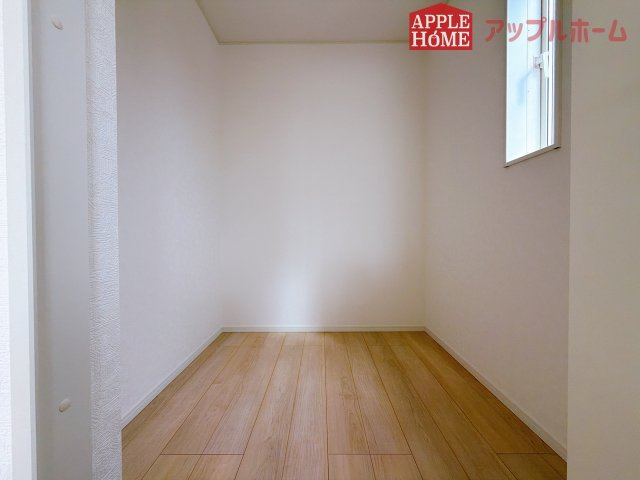 【新築住宅】熊谷市石原 第7 全2棟の洋室|２階居室は全室収納あり！たっぷりある収納活用でお部屋もキレイを保てます♪