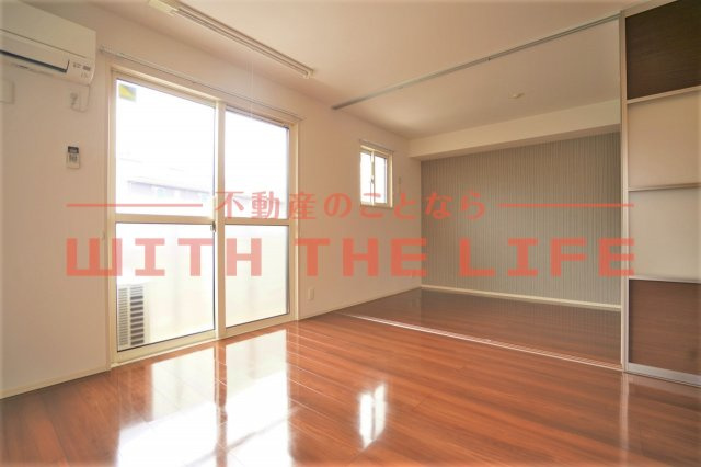 ルーチェ・チアラ【10，000円キャッシュバック対象物件】の居間・リビング|こちらのリビングで趣味の時間をお楽しみください