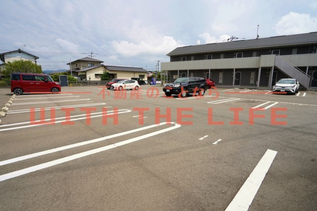 ルーチェ・チアラ【10，000円キャッシュバック対象物件】の駐車場|カースペースがあります