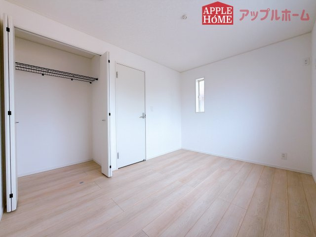 【新築住宅】熊谷市石原 第7 全2棟の洋室|２階居室は全室収納あり！たっぷりある収納活用でお部屋もキレイを保てます♪