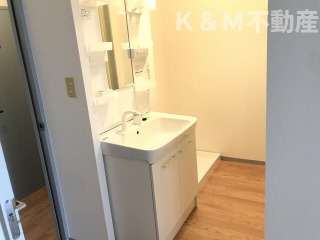 グランドール柏南Ｃ棟の洗面所|スペースが確保できる洗面所です