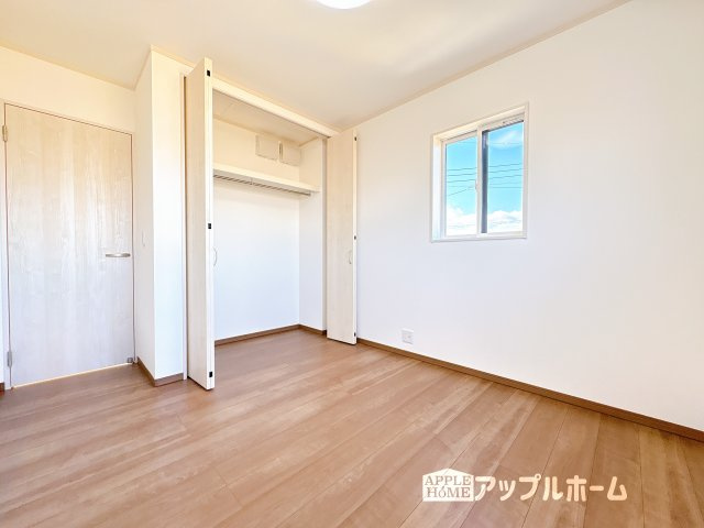 【新築戸建】東松山市松山町3丁目の洋室|２階居室は全室収納あり！たっぷりある収納活用でお部屋もキレイを保てます♪