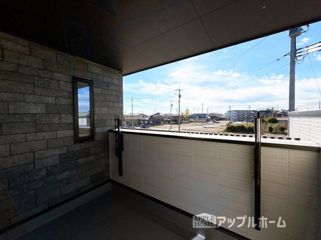 【新築戸建】東松山市松山町3丁目のバルコニー|インナーバルコニーで突然の雨でも安心♪直射日光を防げるので、紫外線を気にせず自然の光や風を感じながら日光浴もできちゃいます♪