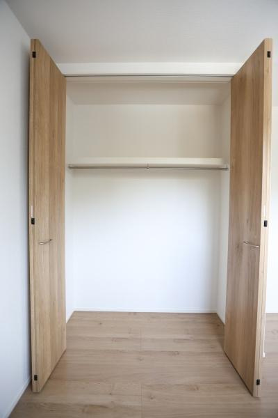 大字寒田1期1号棟の洋室|シンプルで使い勝手の良い洋室。自由にアレンジできる快適な空間。