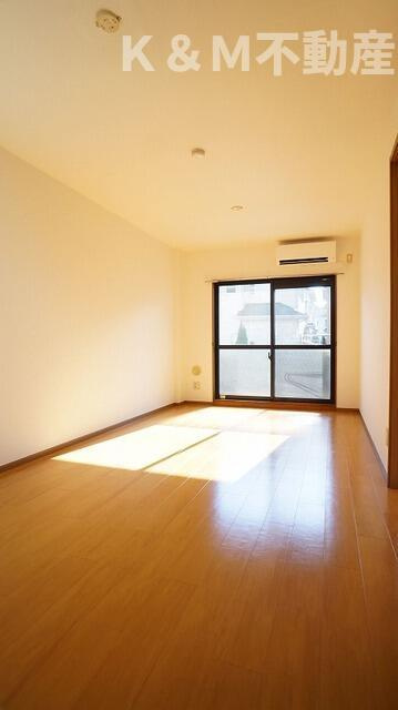 ハイム・コンフォート新松戸の居間・リビング|ゆったり過ごせるリビングです