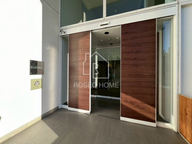 GLASHAUSのエントランス