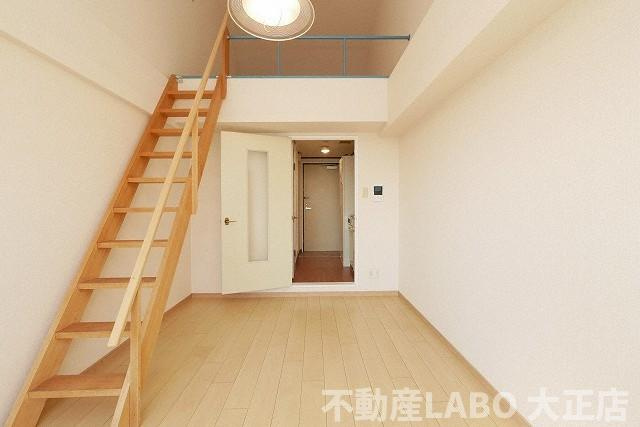 サザン住之江の洋室