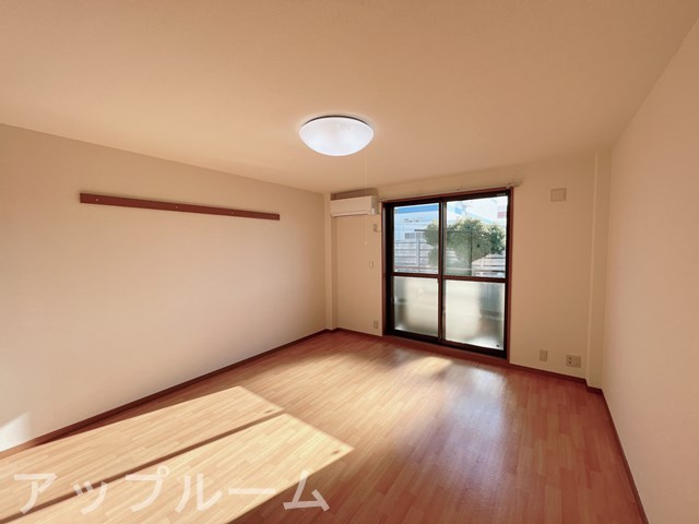 ストリーム・テラの居間・リビング