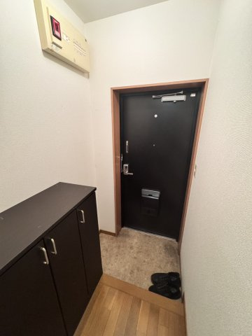 ヒーローマンション・悠遠の玄関