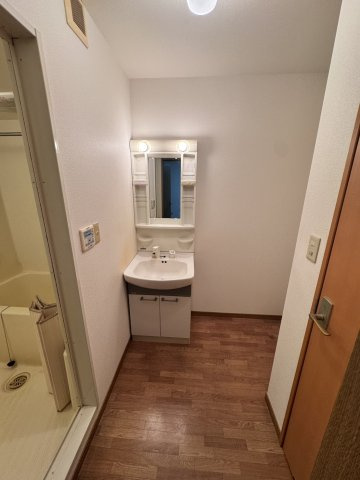 ヒーローマンション・悠遠の玄関